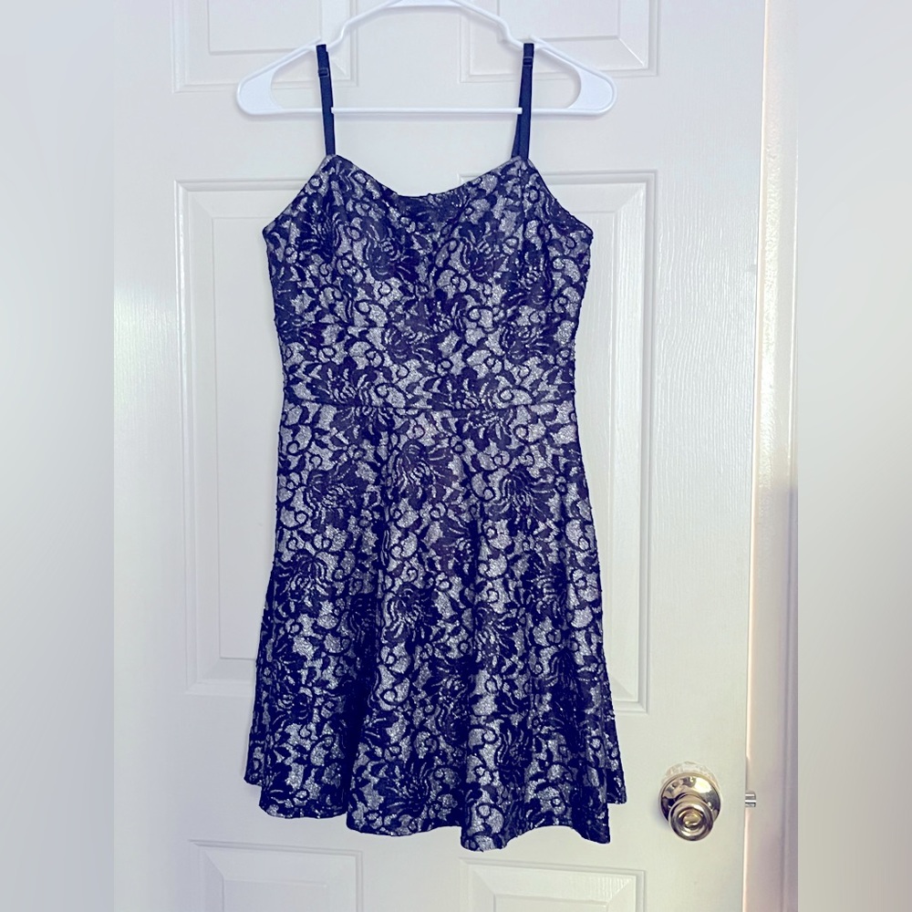 Xtraordinary Shiny Glittery Navy and Silver Lace Flower Print Dress Size 9